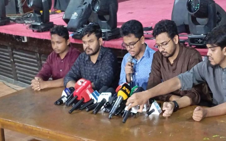 ‘বর্ণচোরার’ ভূমিকায় বামরা: ঢাবি শিবির সভাপতি